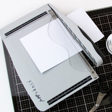 Load image into Gallery viewer, Tim Holtz - 8.5"/22cm Trimmer - 160eUS