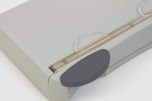 Load image into Gallery viewer, Tonic Studios - Trimmers - 8.5&quot; Handy Guillotine Paper Cutter - 808/151eUS
