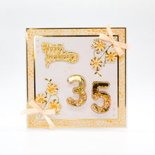 Load image into Gallery viewer, Essentials - Tonic Studios - Essentials - Number 3 Die &amp; Shaker Set - 2823E

